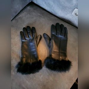 Danier Leather Gloves -Small
